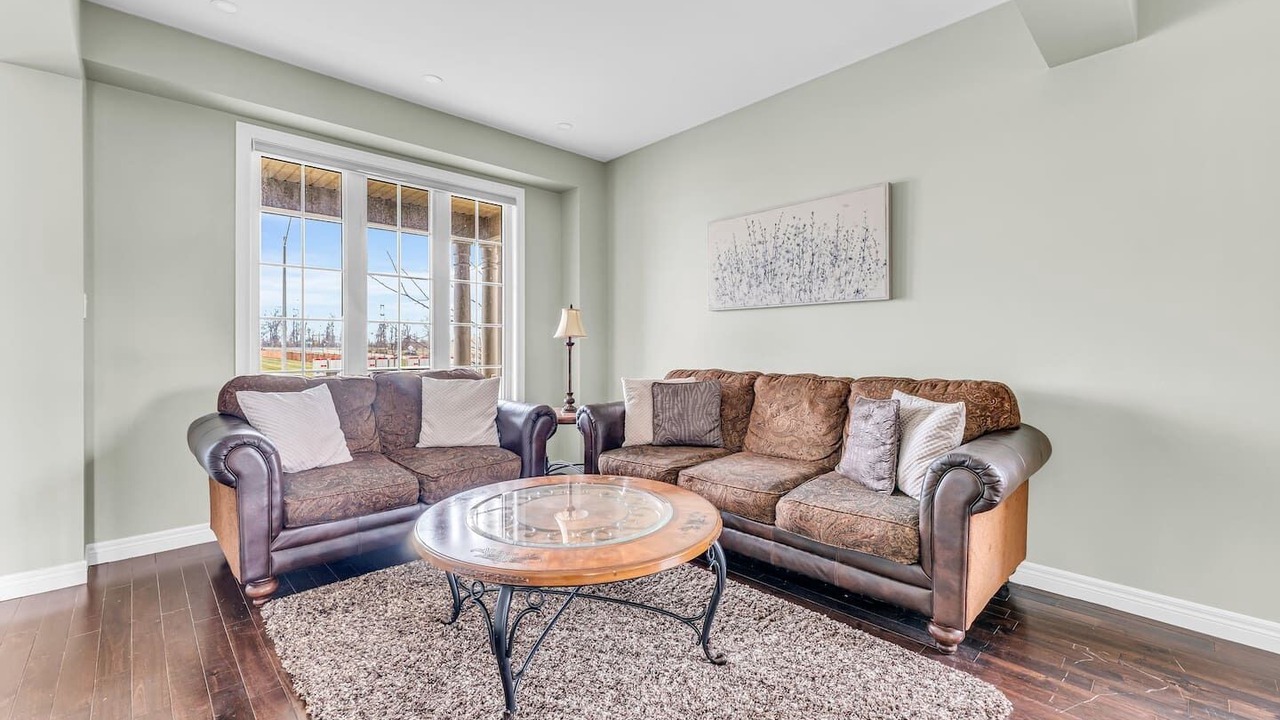 Photo of Livingroom in Thorold