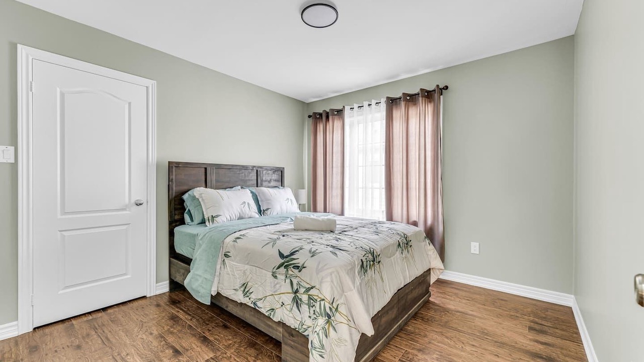 Photo of Bedroom in Thorold