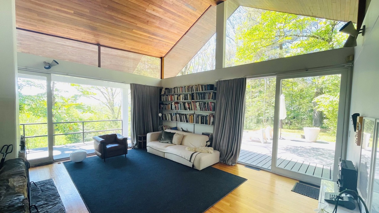 Photo of Livingroom in Town of Wappinger