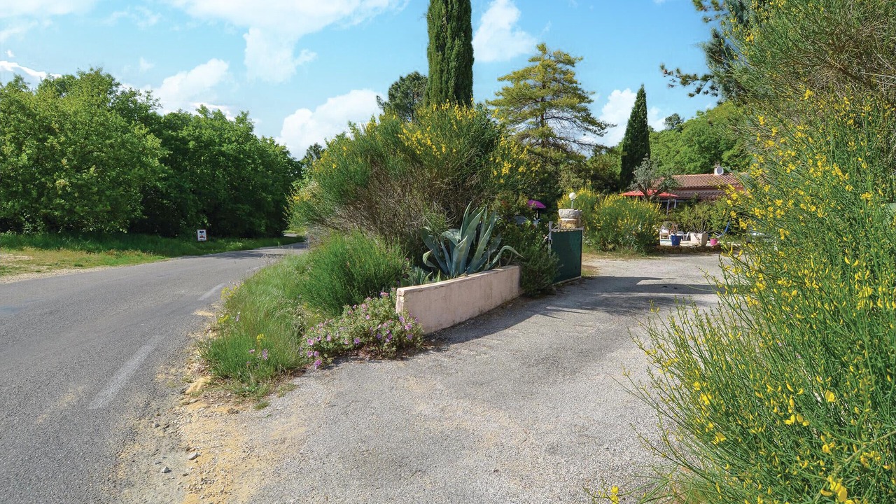 Photo of Others in Saint-Julien-de-Peyrolas