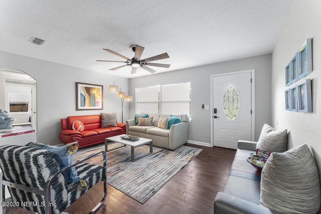Photo of Livingroom in Jacksonville