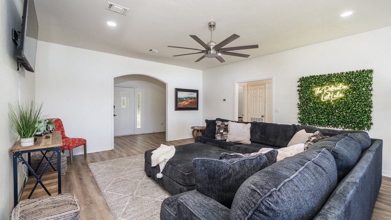 Photo of Livingroom in Jones Mills