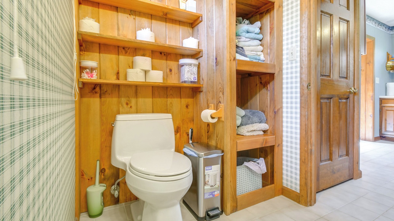 Photo of Bathroom in Town of Diana
