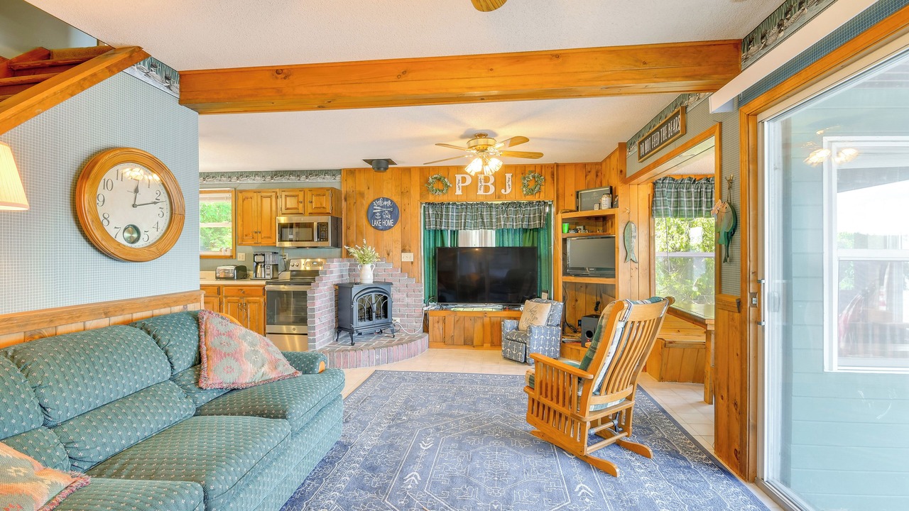 Photo of Bedroom in Town of Diana
