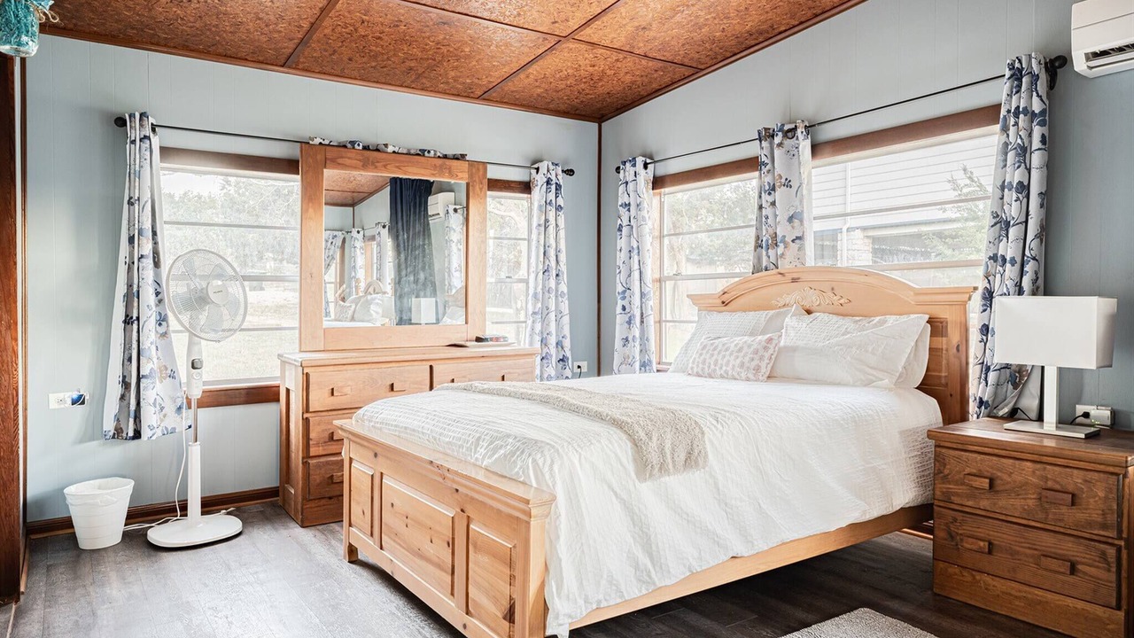 Photo of Bedroom in Oatmeal