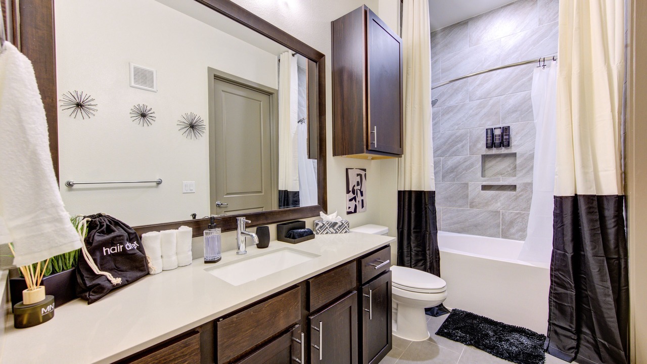 Photo of Bathroom in Energy Corridor