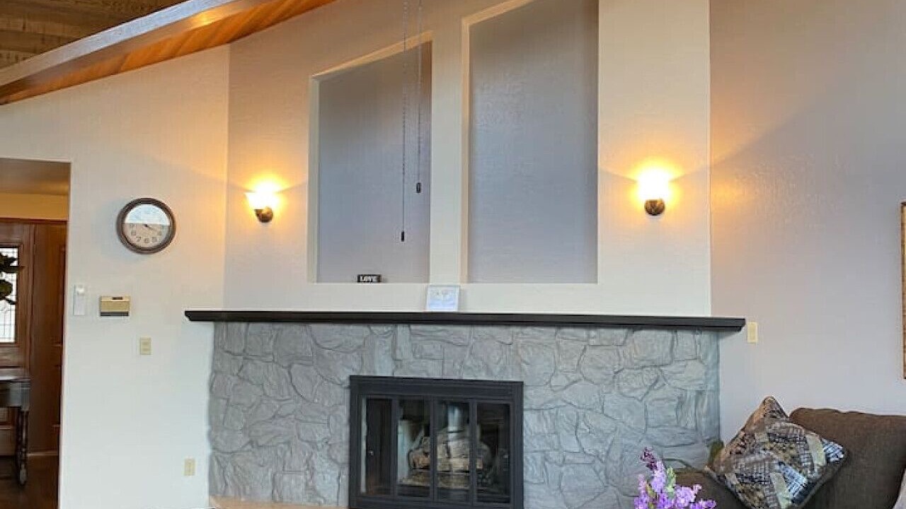 Photo of Livingroom in Oak Harbor