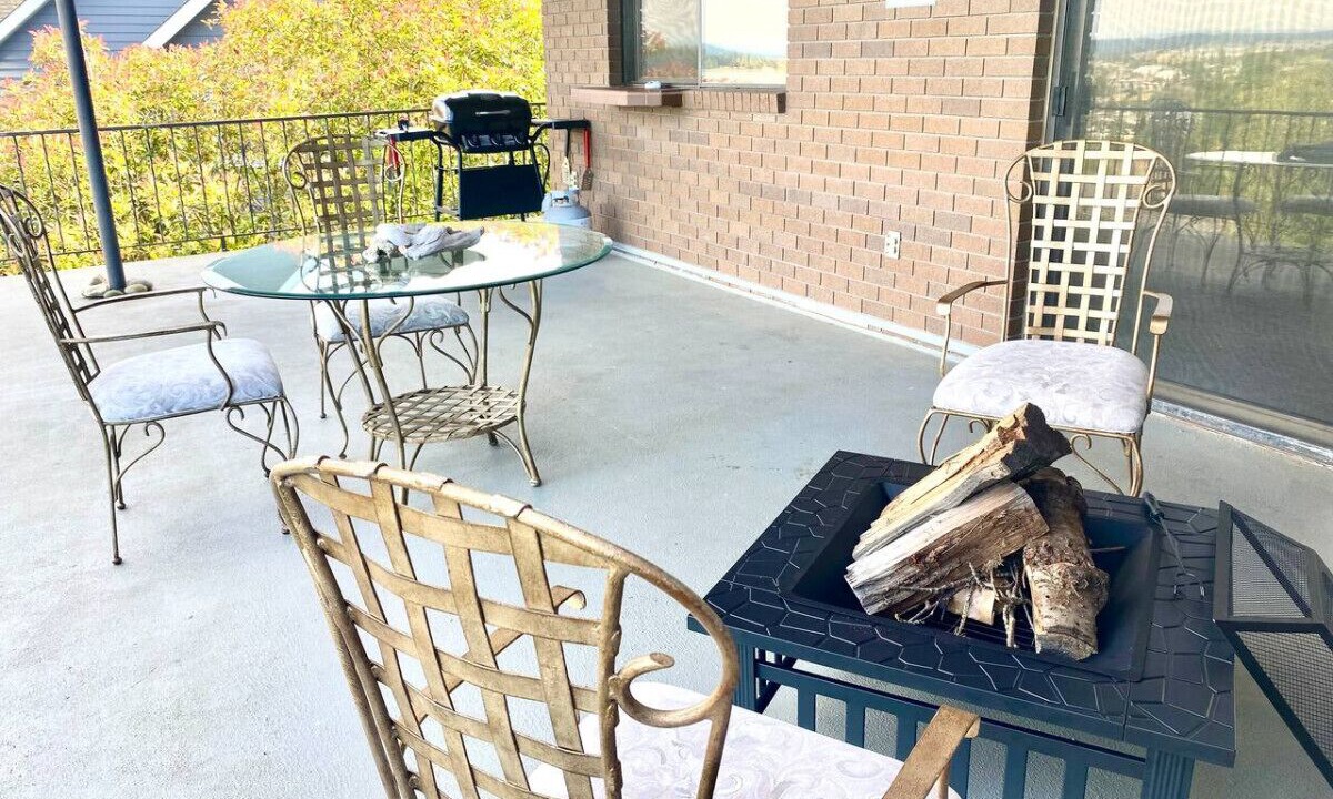 Photo of Patio Balcony in Oak Harbor