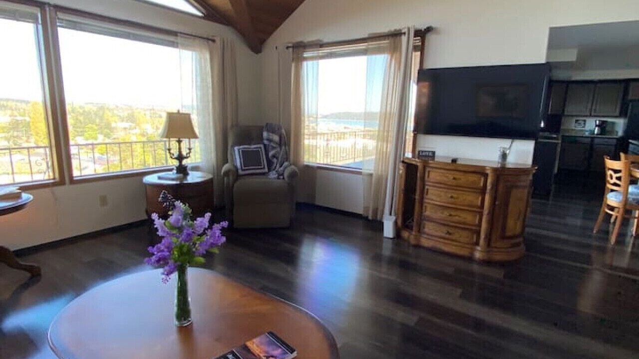 Photo of Bedroom in Oak Harbor