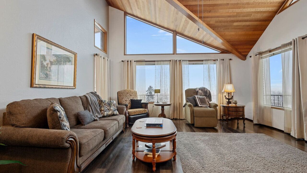 Photo of Bedroom in Oak Harbor