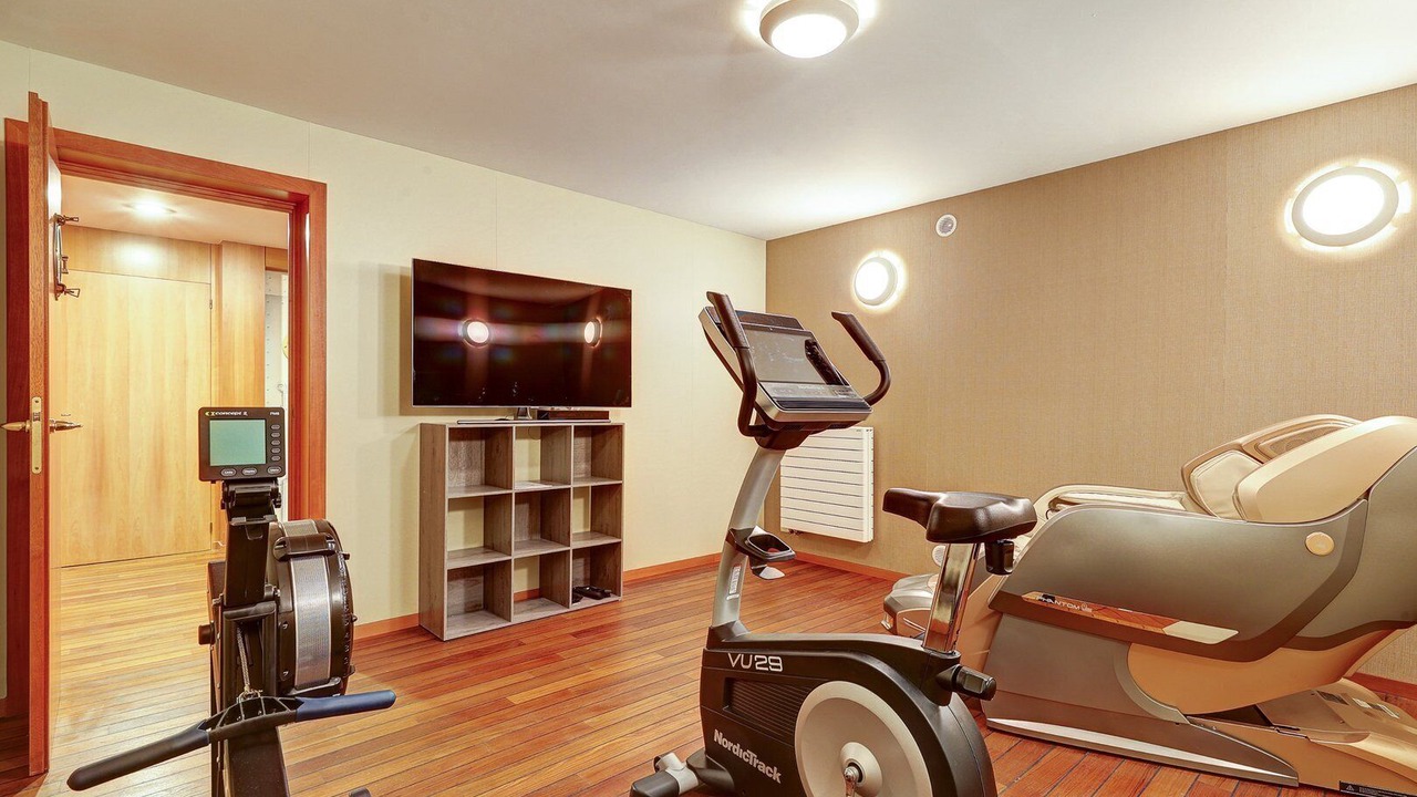 Photo of Others in Anet