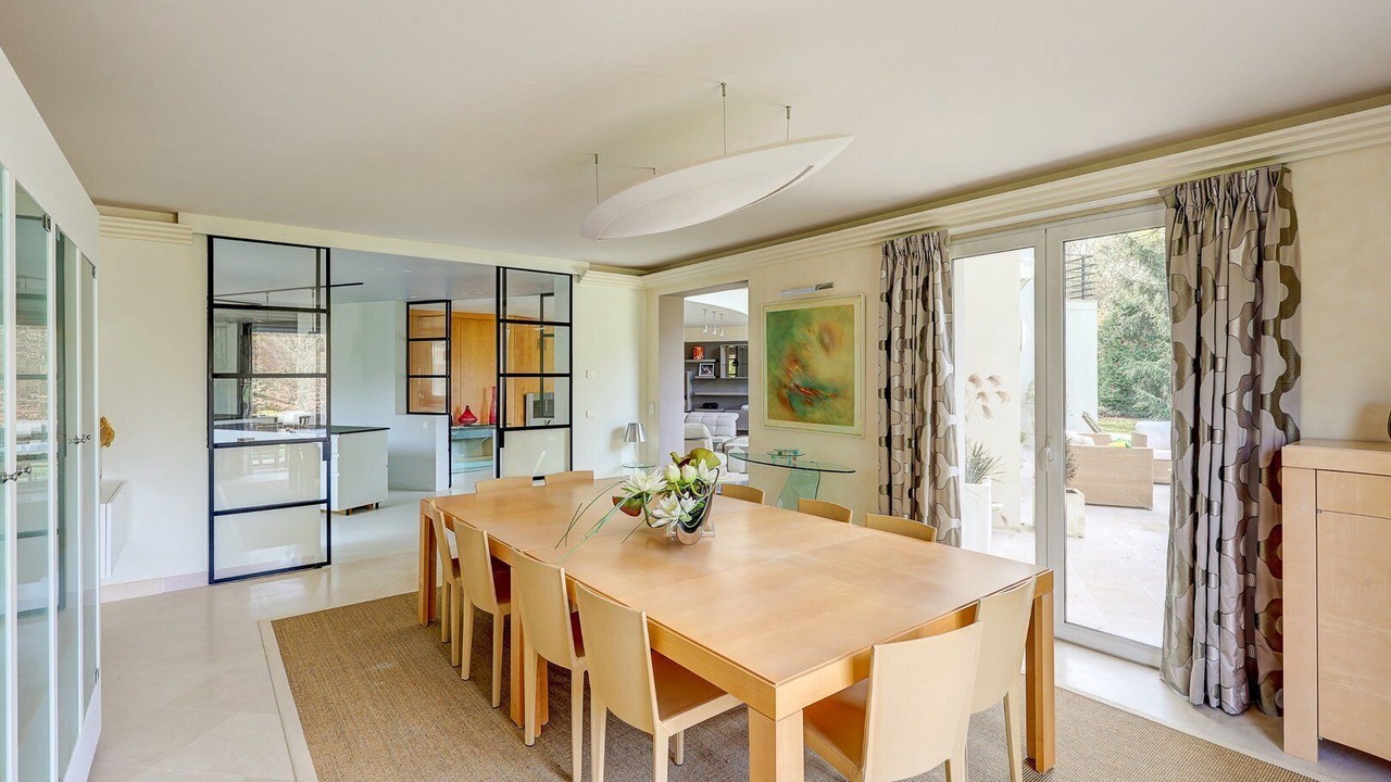 Photo of Others in Anet