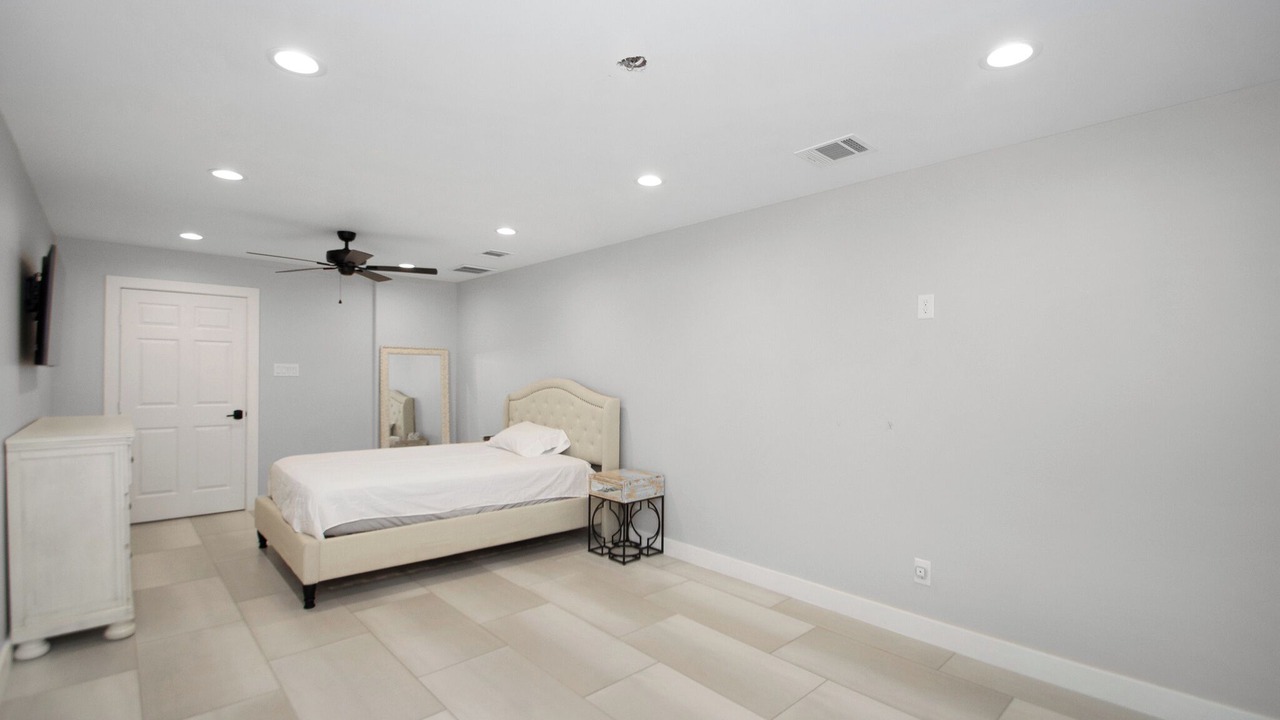 Photo of Bedroom in Alvin