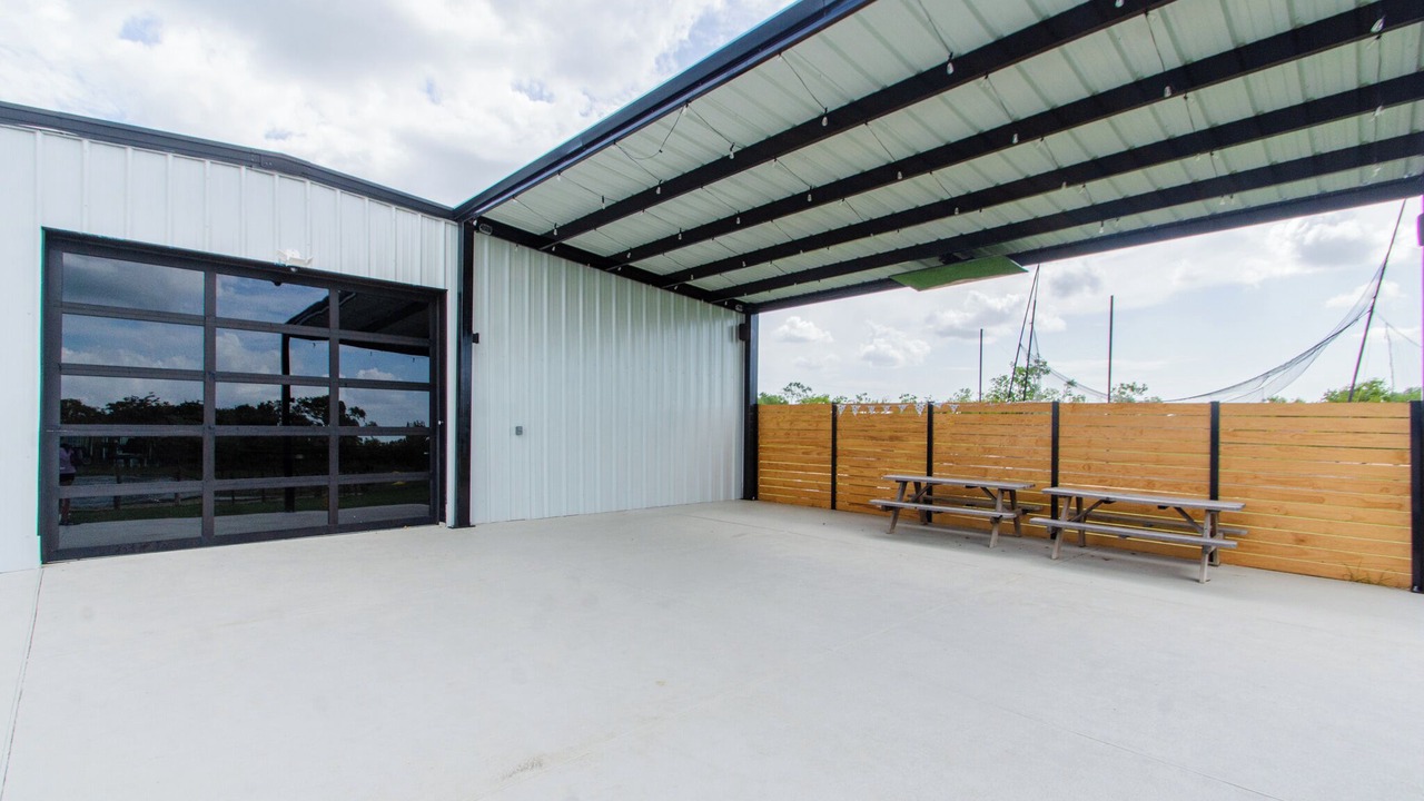 Photo of Outdoor in Alvin