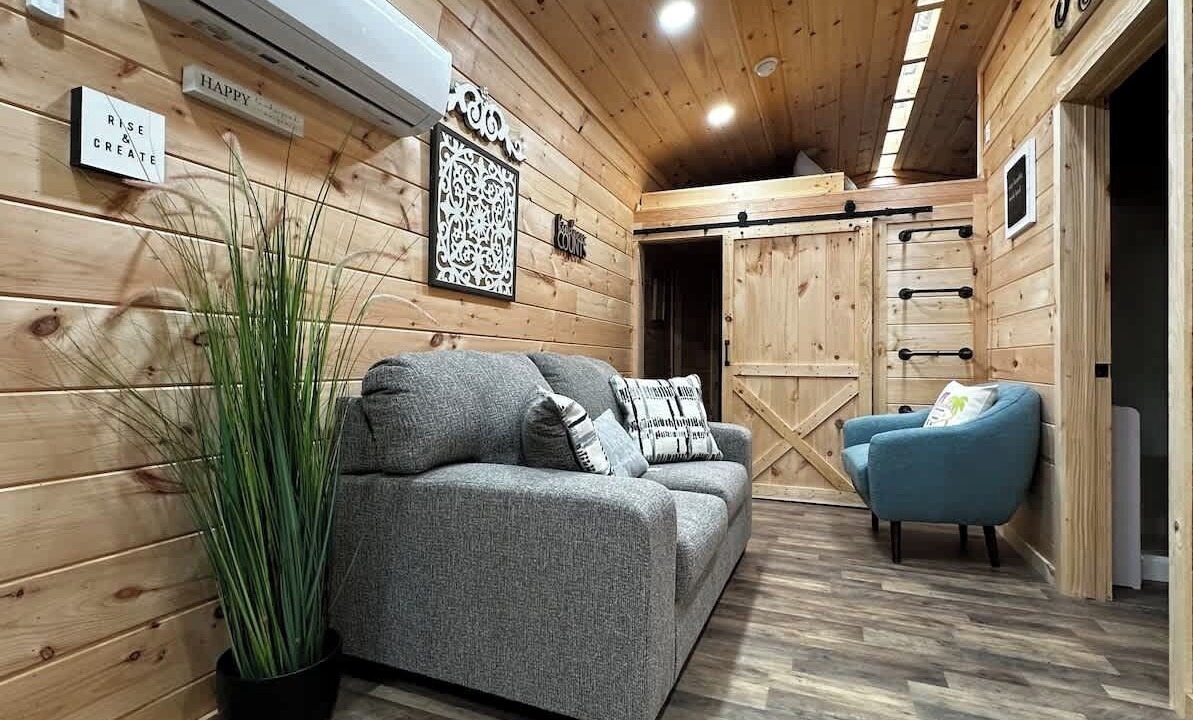 Photo of Livingroom in Betsy Layne