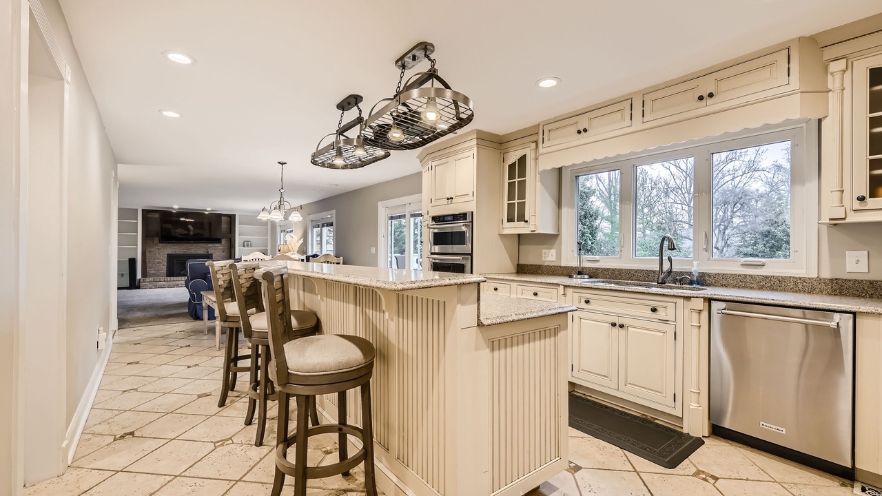 Photo of Kitchen in Lake Shore