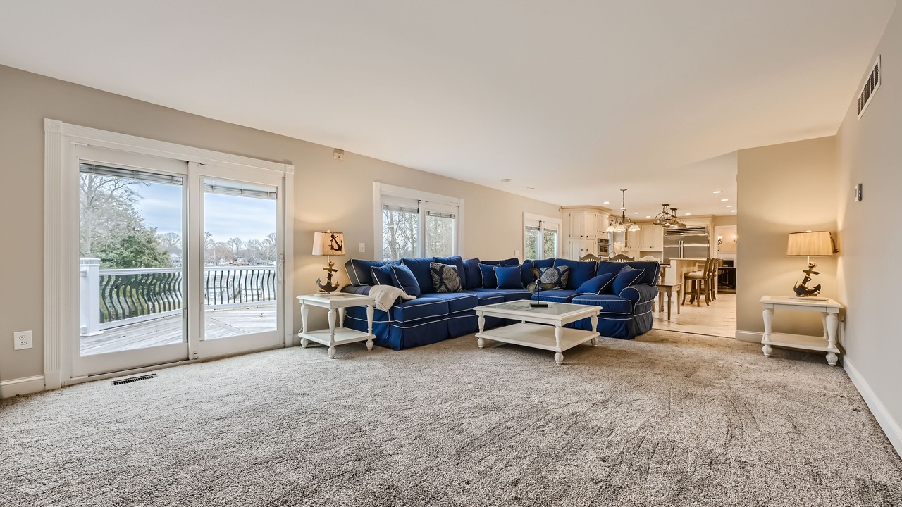 Photo of Livingroom in Lake Shore