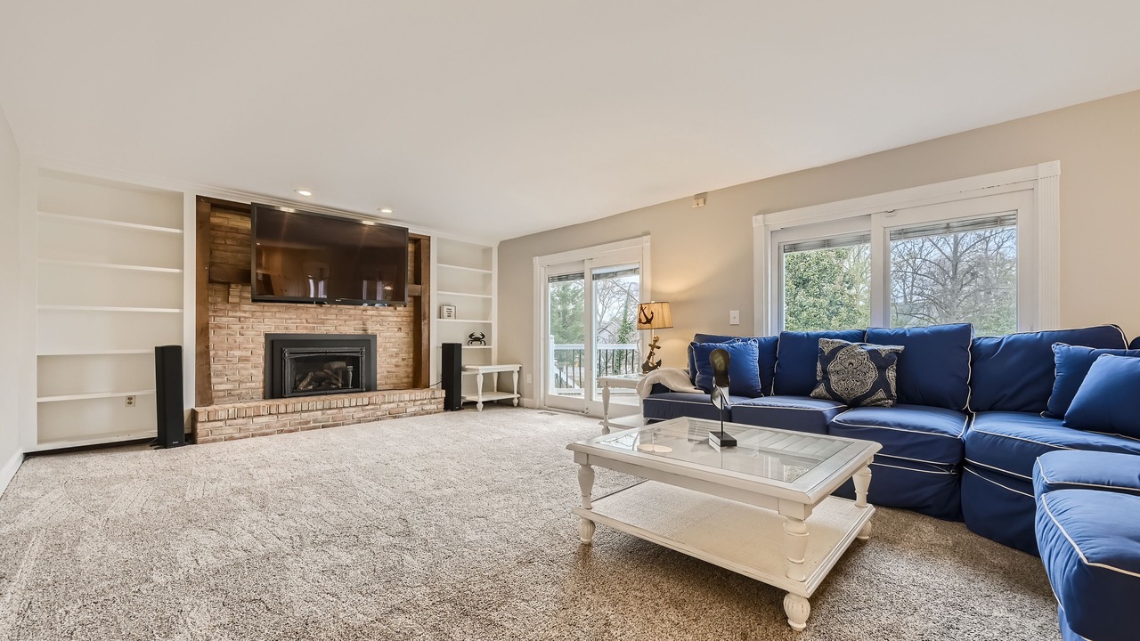 Photo of Livingroom in Lake Shore