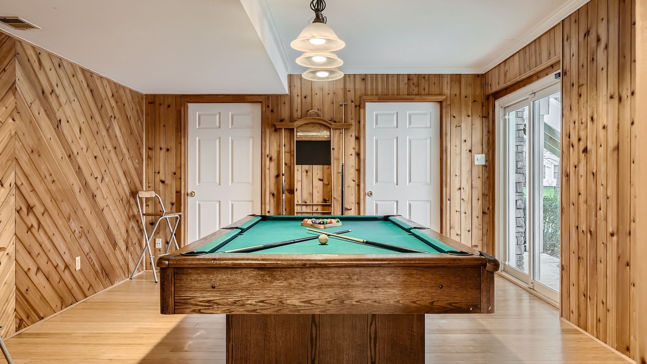 Photo of Bedroom in Lake Shore