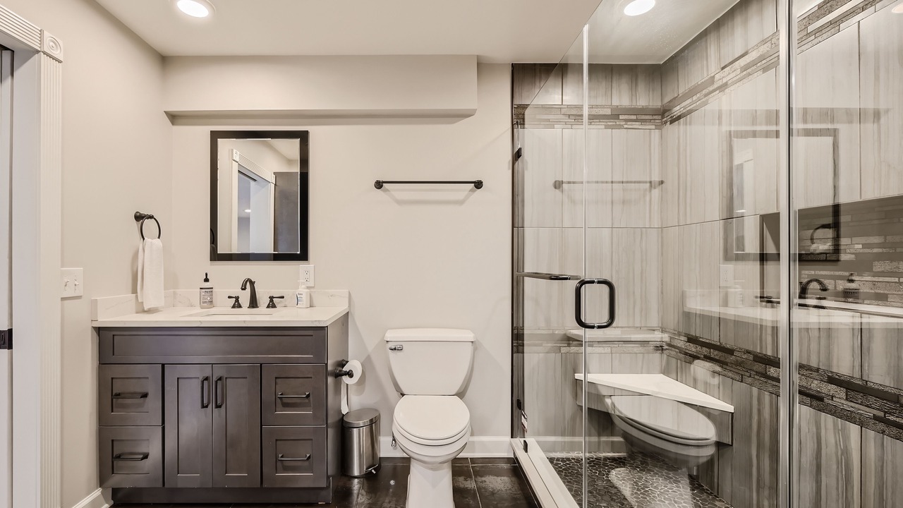 Photo of Bathroom in Lake Shore