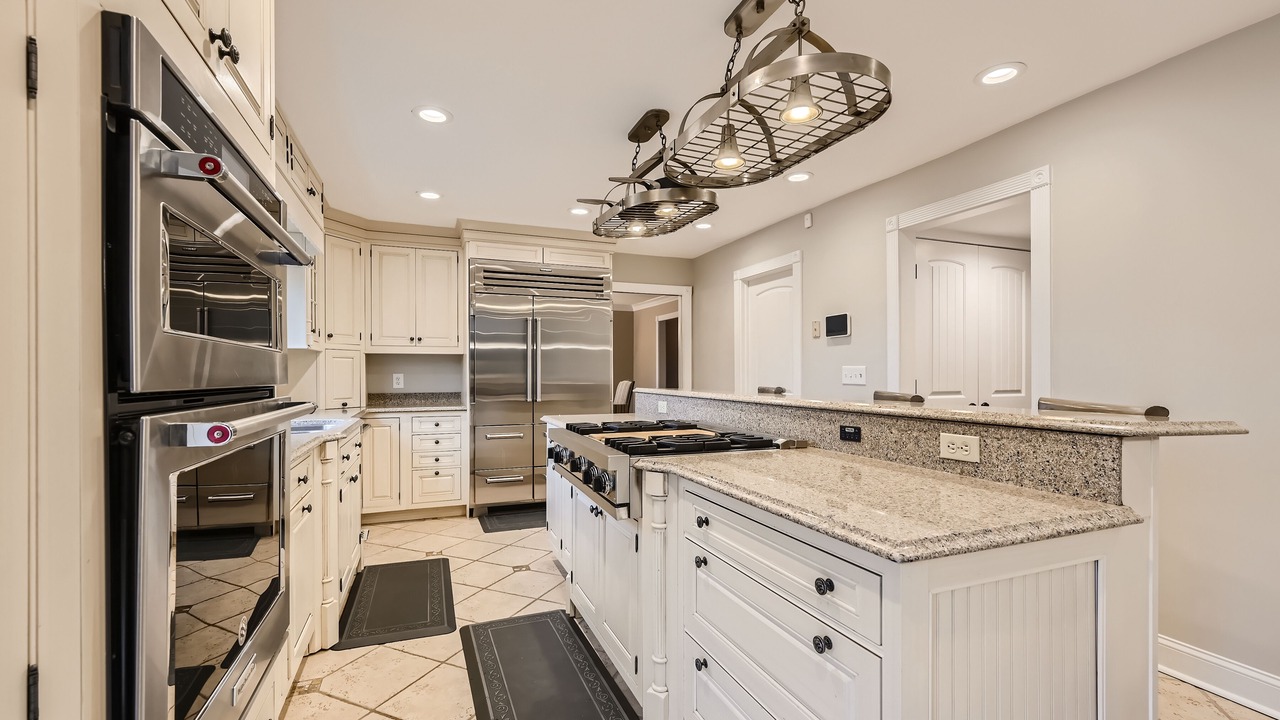 Photo of Kitchen in Lake Shore