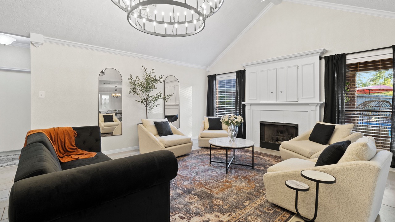 Photo of Livingroom in Friendswood