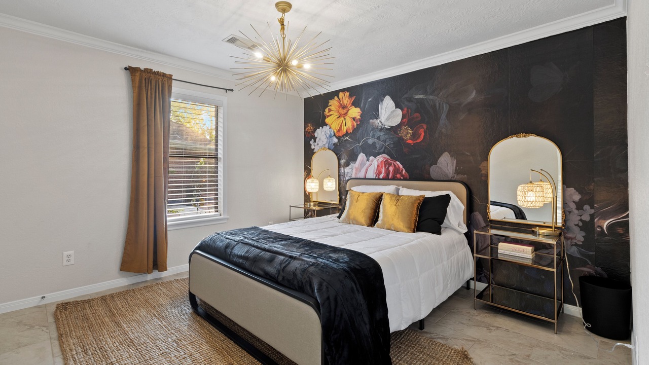 Photo of Bedroom in Friendswood