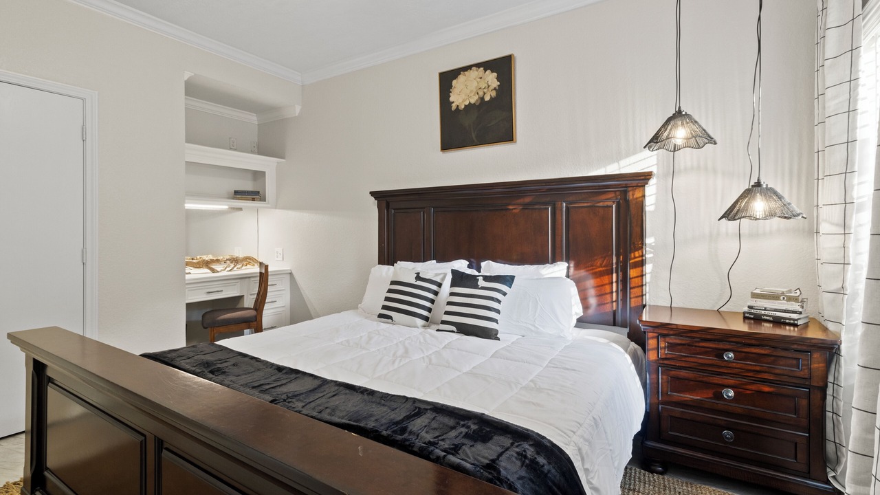Photo of Bedroom in Friendswood