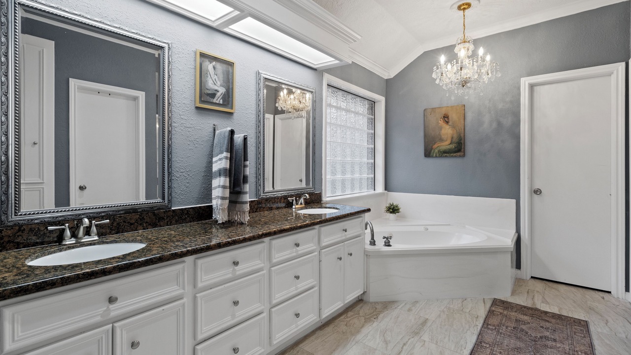 Photo of Bathroom in Friendswood