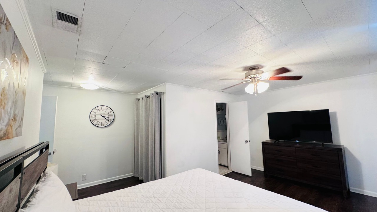 Photo of Bedroom in Crescent Beach