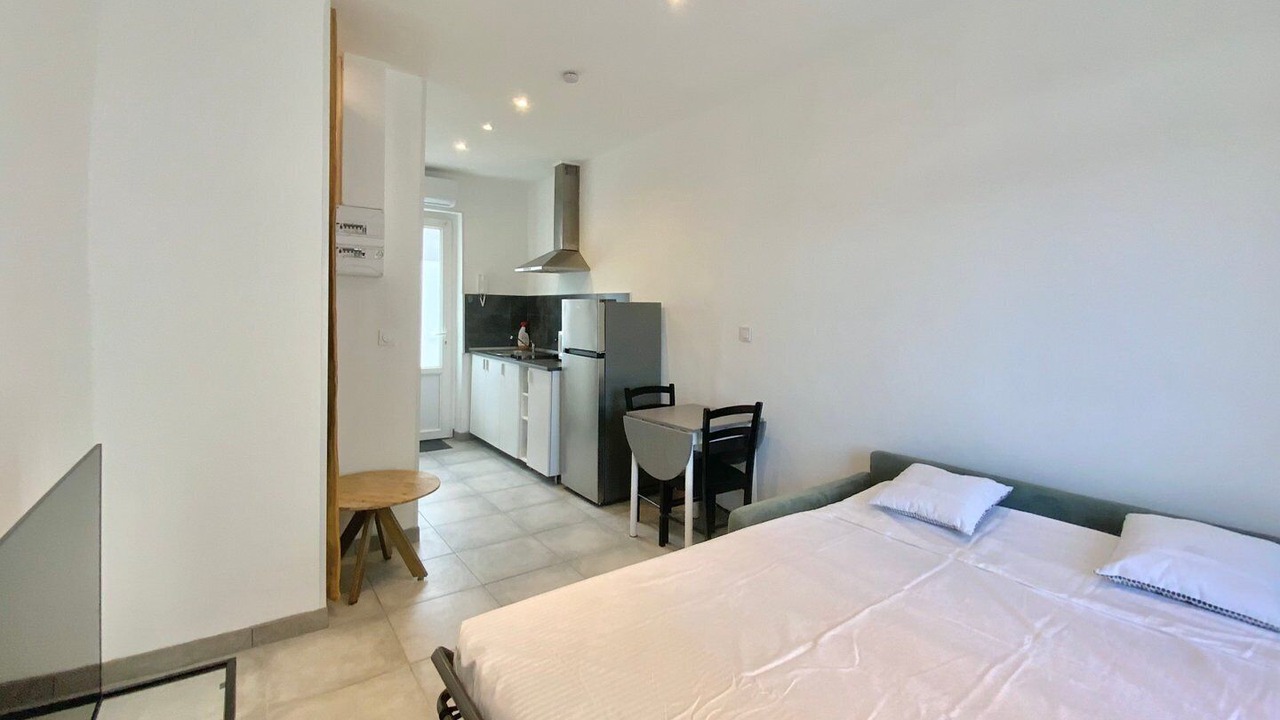 Photo of Bedroom in Faubourg