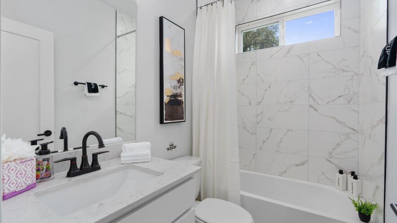 Photo of Bathroom in University Hills and Windsor Park