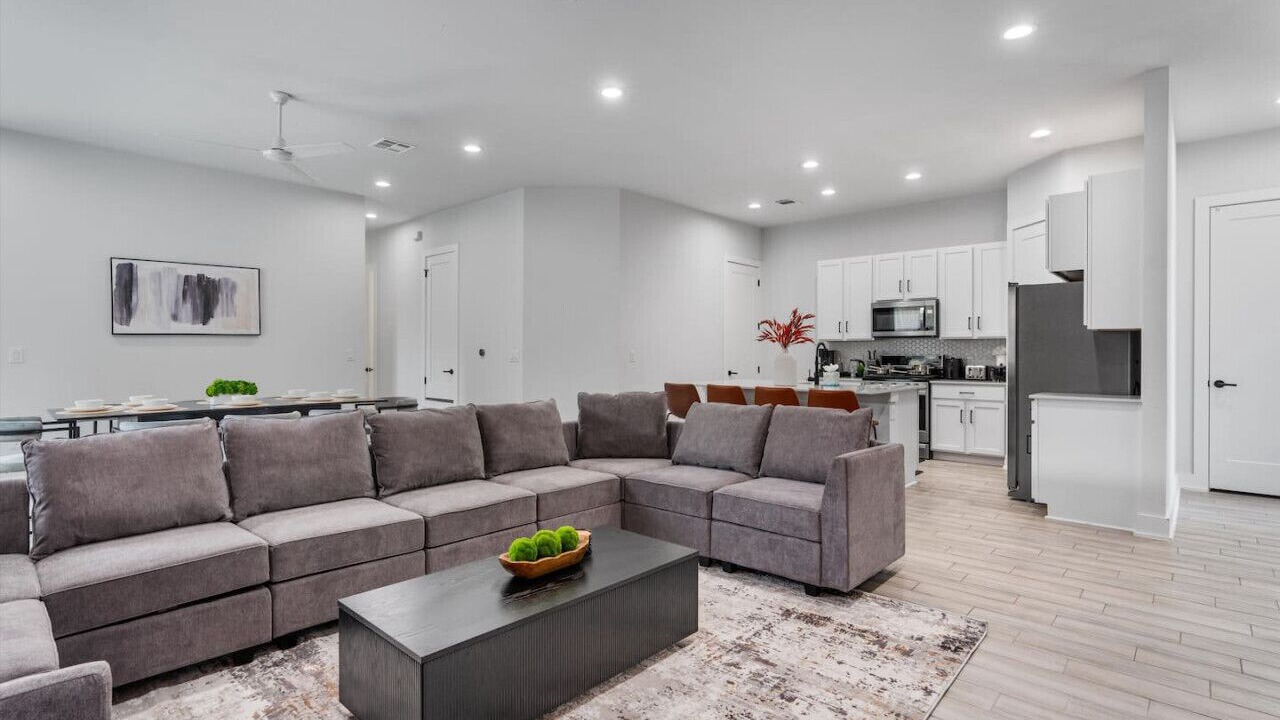 Photo of Livingroom in University Hills and Windsor Park