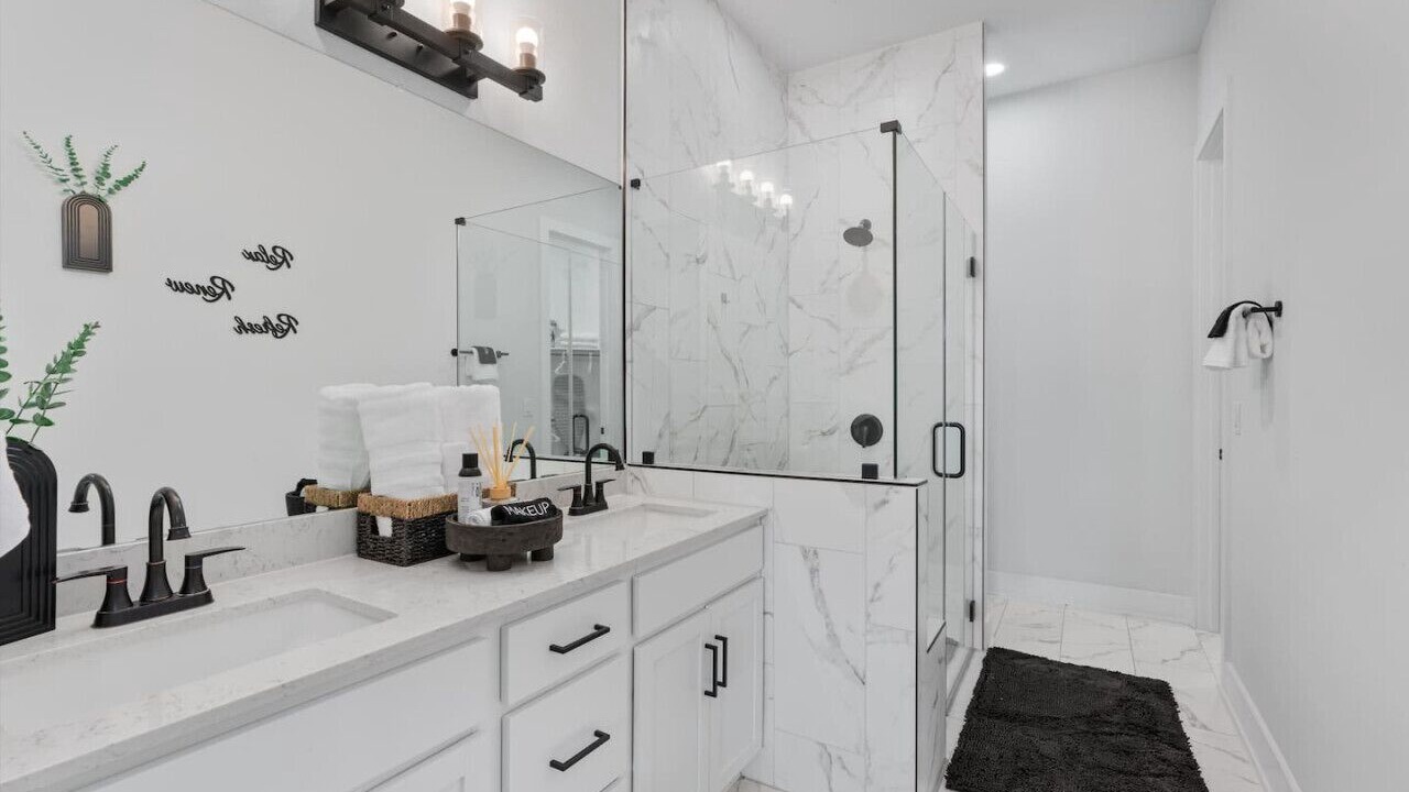 Photo of Bathroom in University Hills and Windsor Park