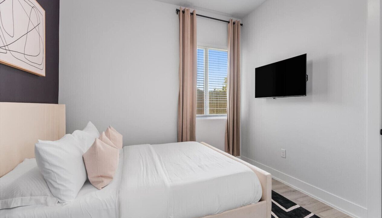 Photo of Bedroom in University Hills and Windsor Park