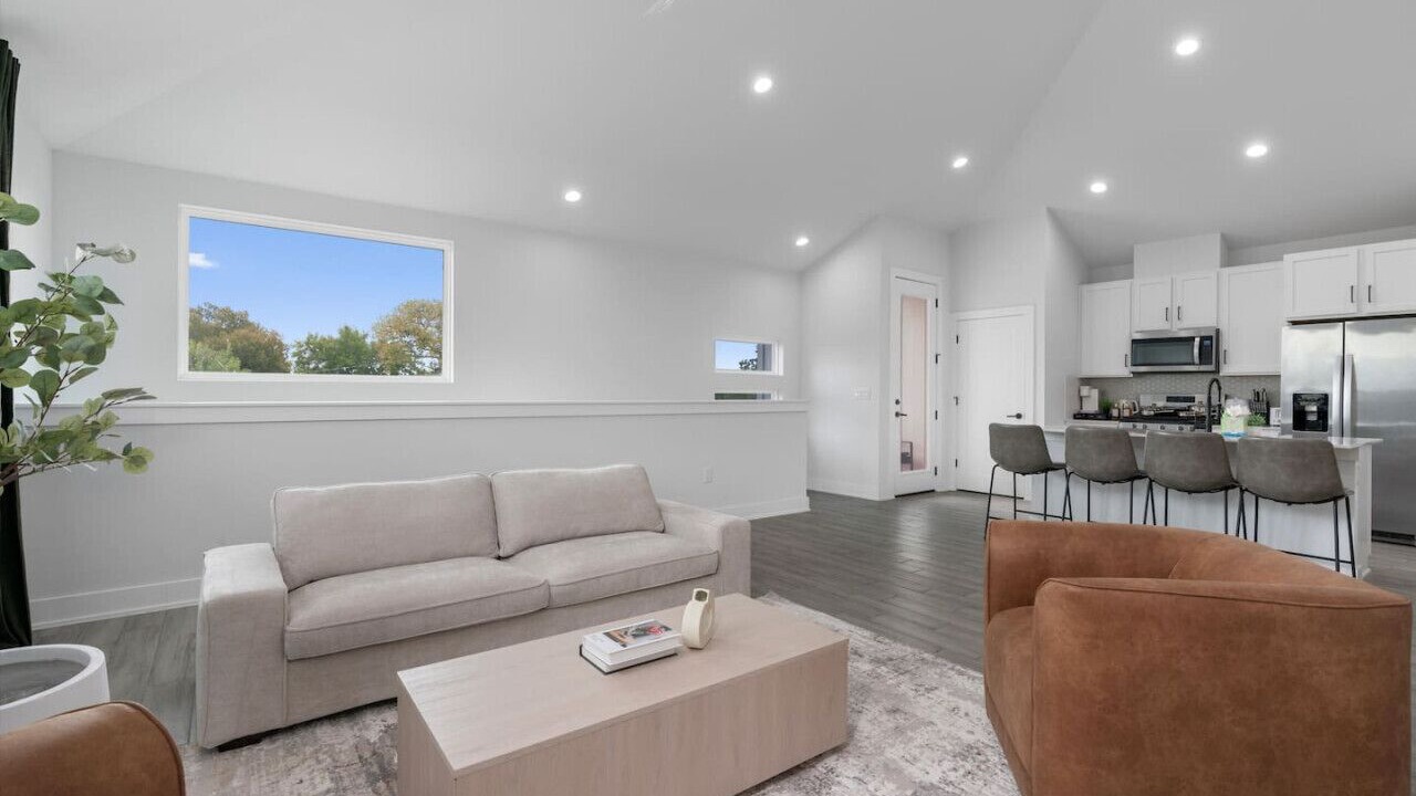 Photo of Livingroom in University Hills and Windsor Park