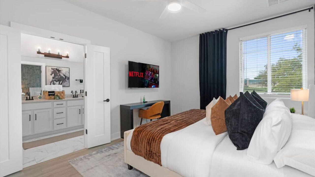 Photo of Bedroom in University Hills and Windsor Park
