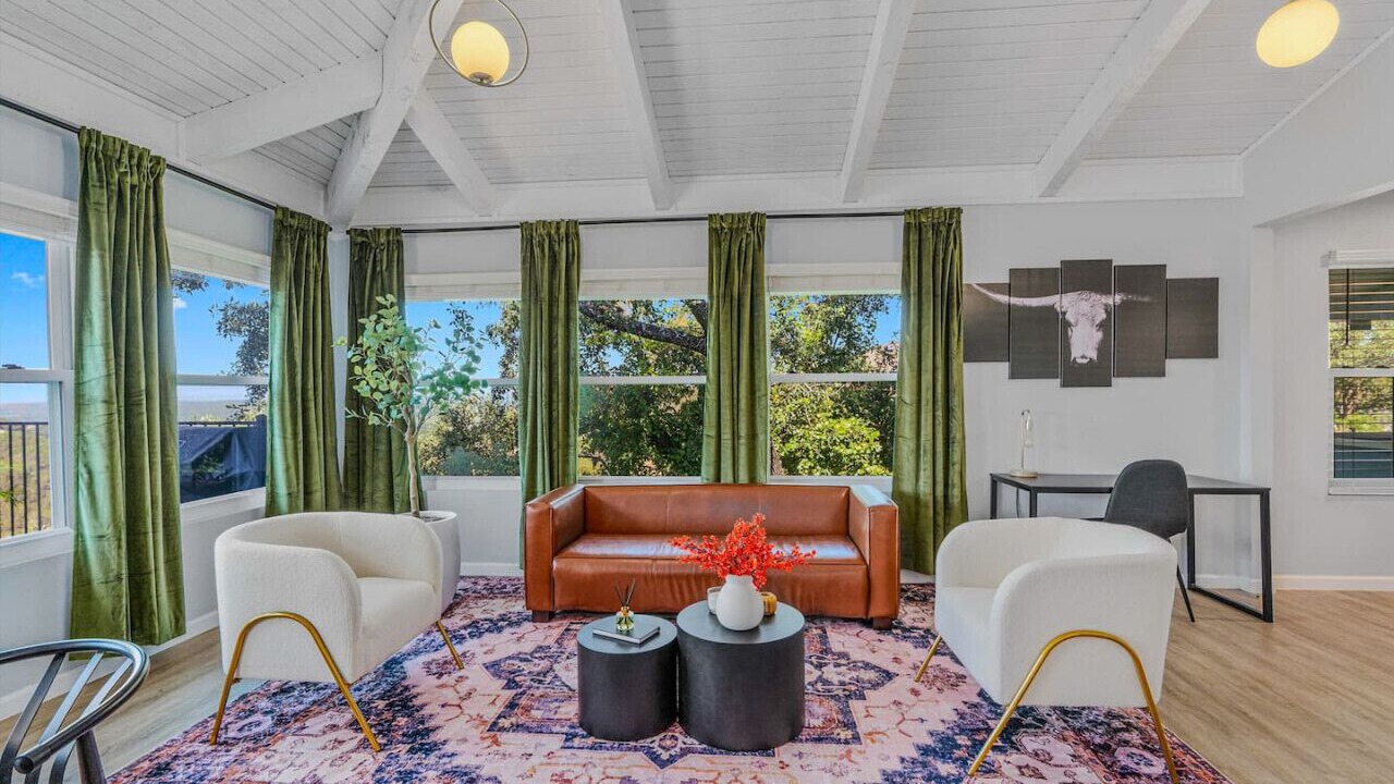 Photo of Livingroom in Lago Vista