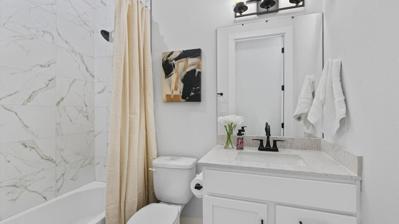 Photo of Bathroom in University Hills and Windsor Park