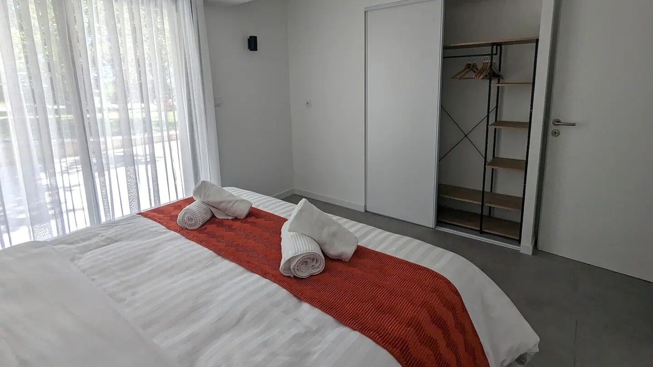 Photo of Bedroom in Lambesc