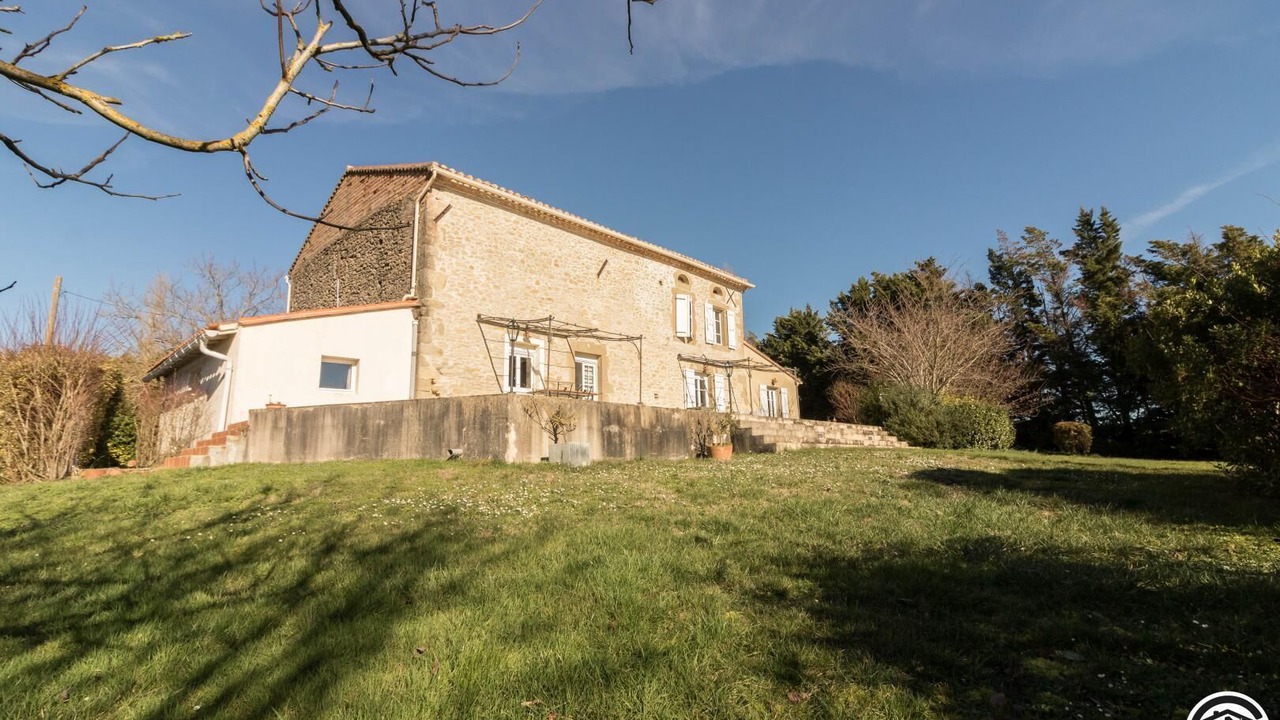 Photo of Outdoor in Auriac-sur-Vendinelle