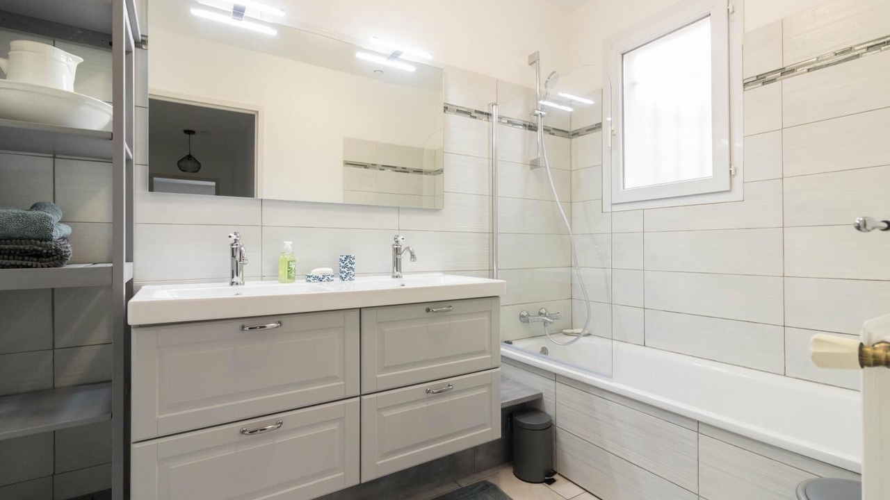 Photo of Bathroom in Revel