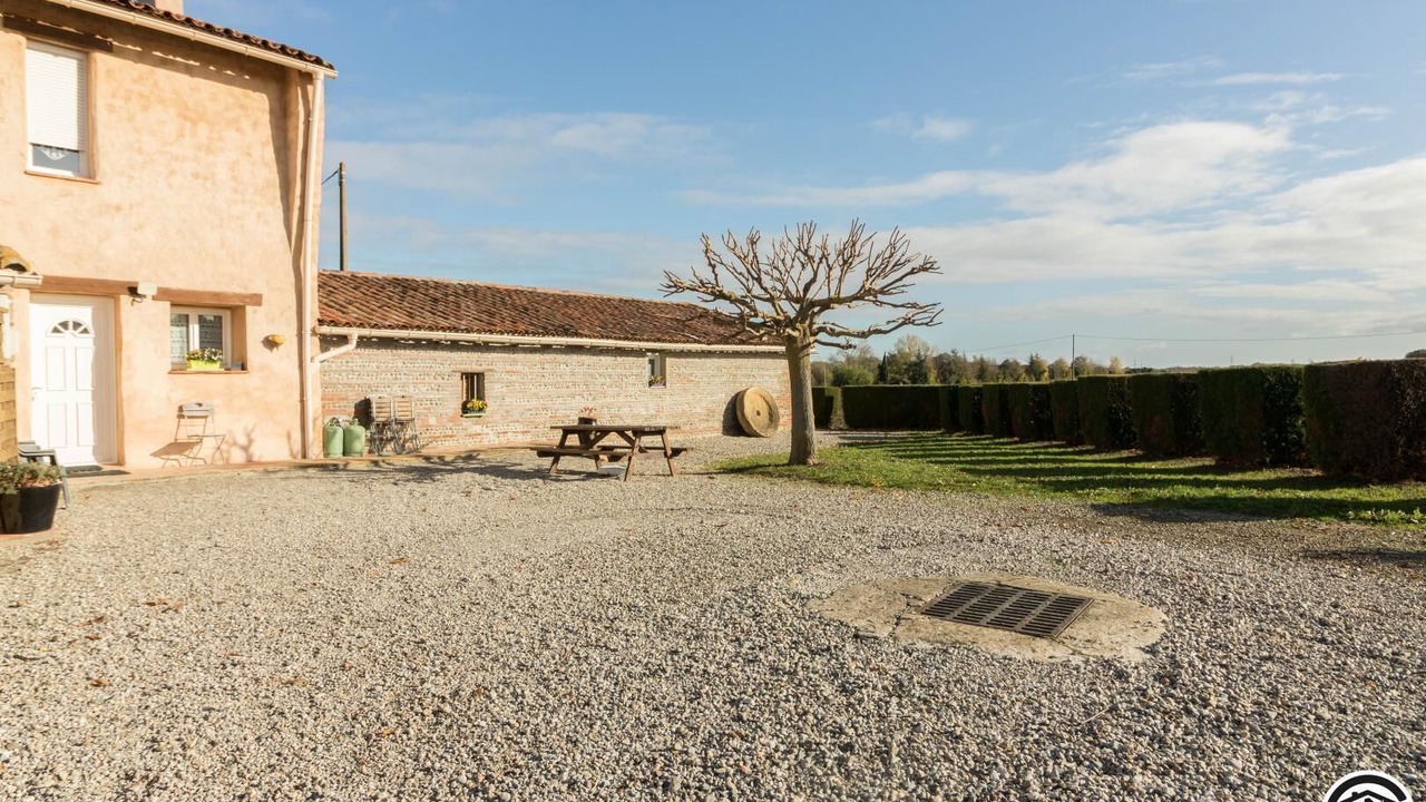 Photo of Outdoor in Beaumont-sur-Leze