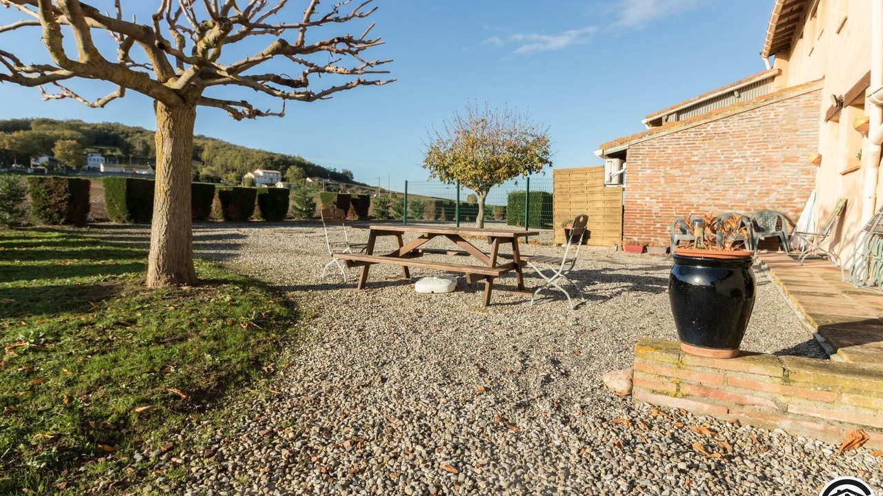 Photo of Outdoor in Beaumont-sur-Leze