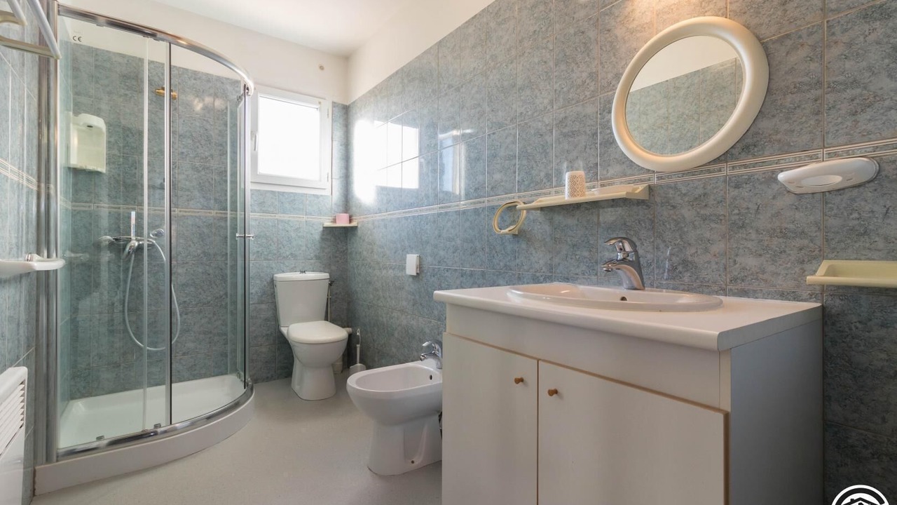 Photo of Bathroom in Beaumont-sur-Leze