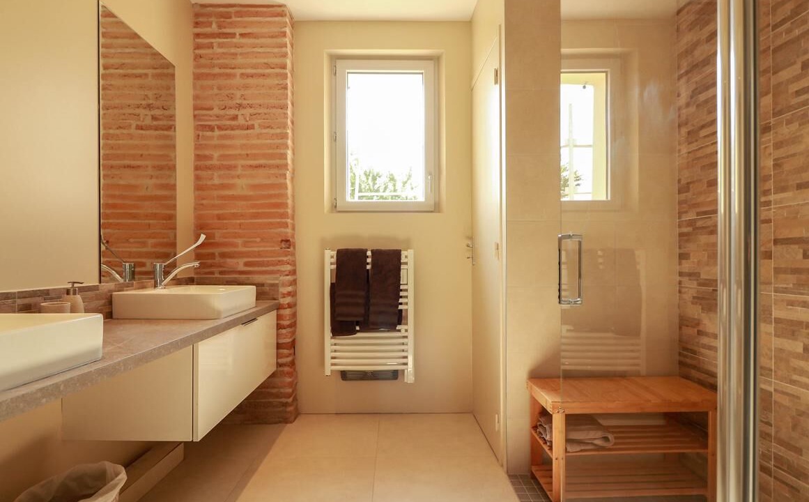 Photo of Bathroom in Lauzerville