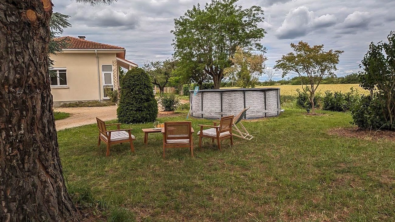 Photo of Patio Balcony in Merville