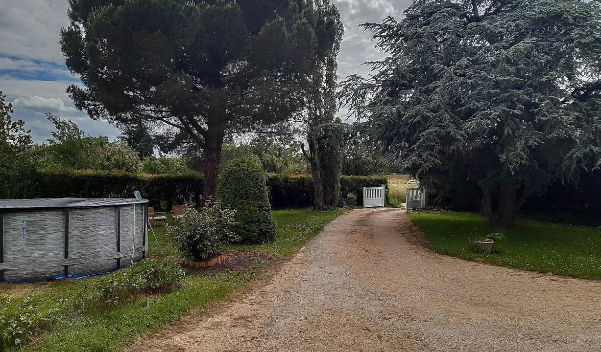 Photo of Outdoor in Merville