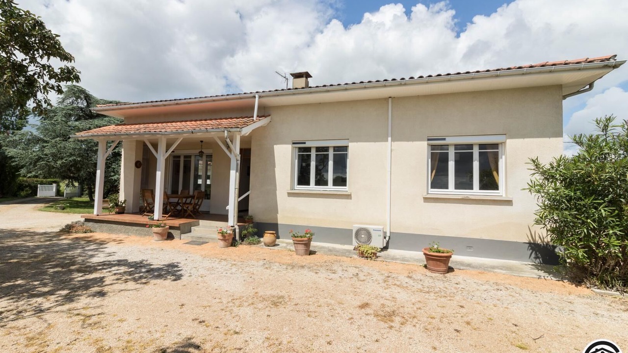 Photo of Outdoor in Merville