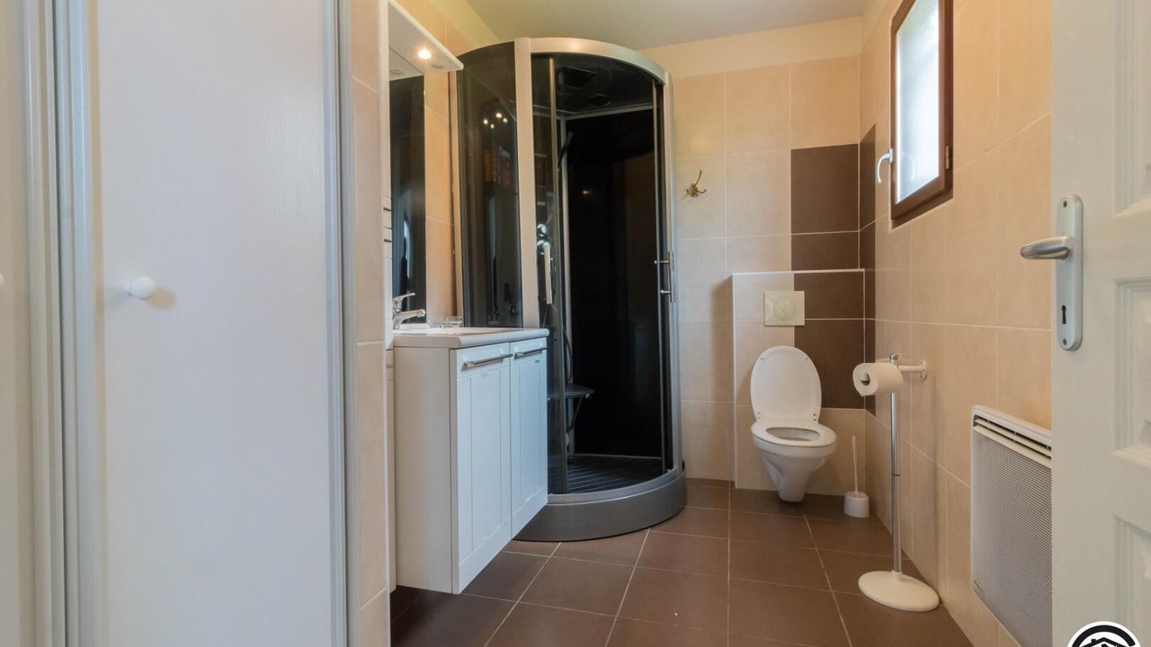 Photo of Bathroom in Cierp-Gaud